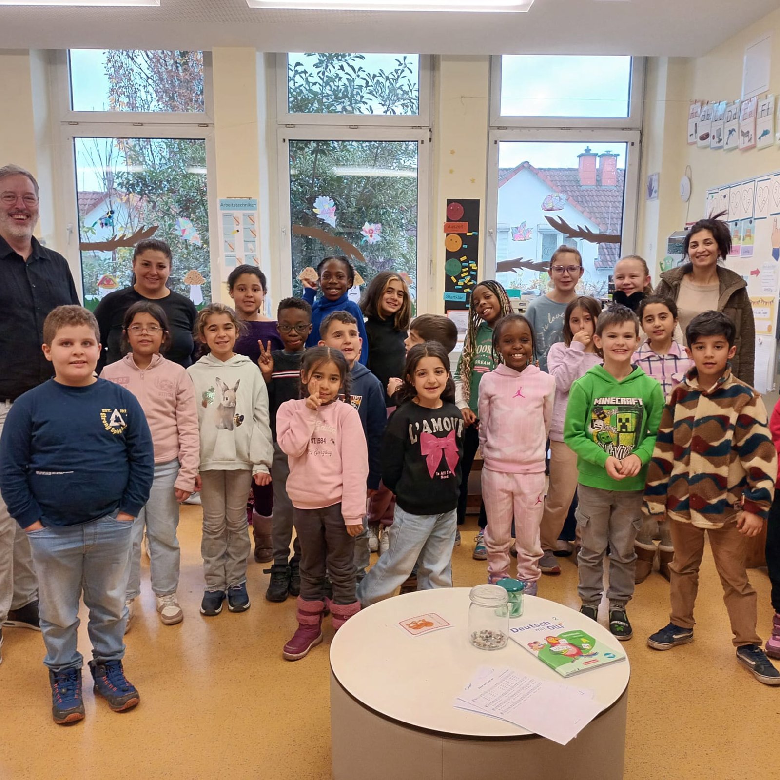 Klassenfoto im Klassenzimmer